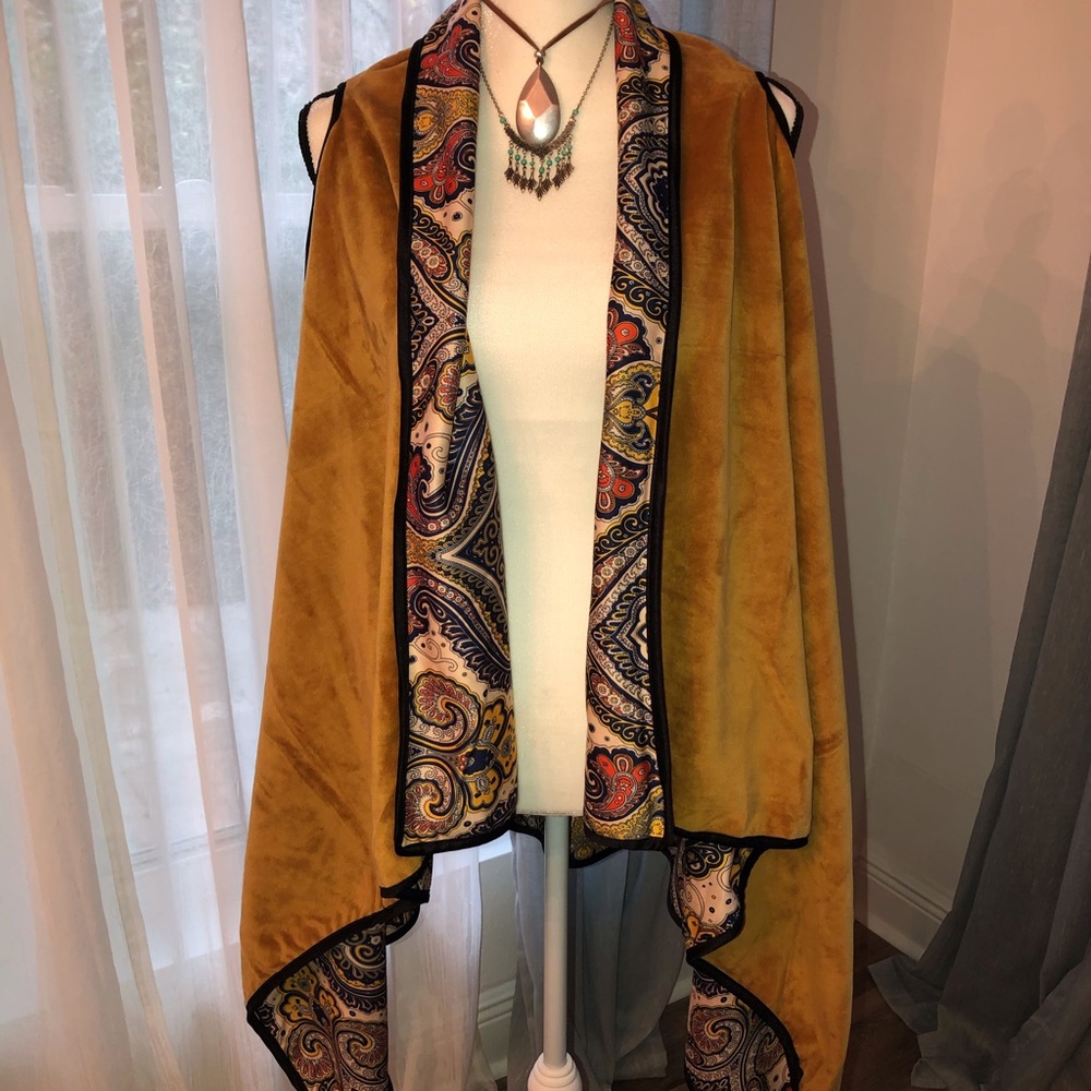 Woman’s reversible vest